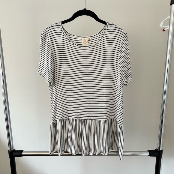 Live in the Moment Tops - LIVE IN THE MOMENT Peplum Top Size L
